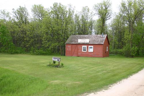 Contextual view of the Warkentin Blacksmith Shop, St. Francois-Xavier area, 2004; Historic Resources Branch, Manitobe Culture, Heritage, Tourism and Sport, 2004