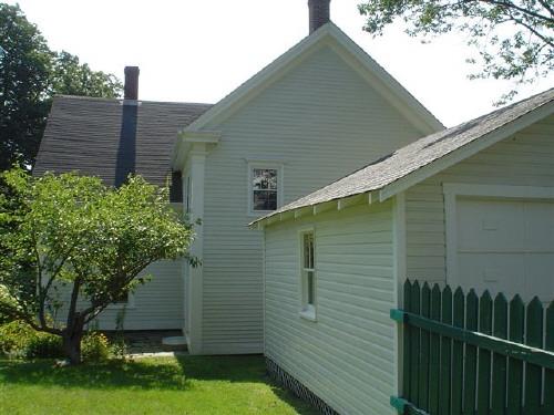 James D. Eisenhauer House, New Town Lunenburg, rear façade, 2004; Heritage Division, NS Dept. of Tourism, Culture and Heritage, 2004