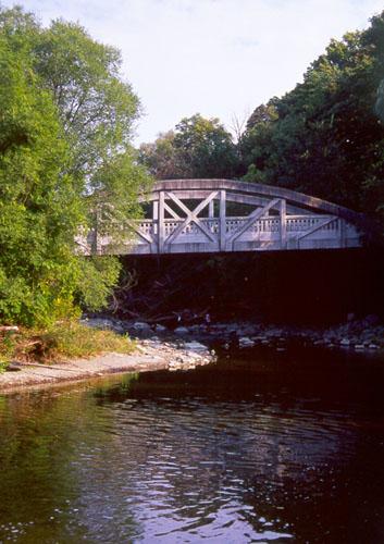 View of the Middle Road Bridge and the Etobicoke Creek from the south.; City of Mississauga
