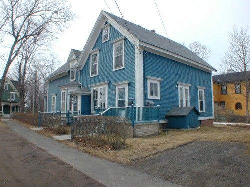 558 St. George Street, Annapolis Royal, north east elevation, 2005; Heritage Division, NS Dept. Tourism, Culture and Heritage, 2005