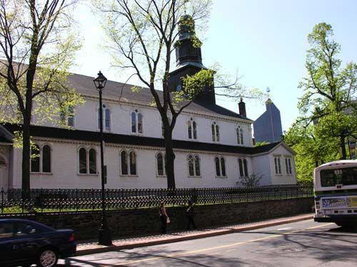Side elevation, from Barrington Street, St. Paul's Church, Halifax, 2005.; Heritage Division, NS Dept. of Tourism, Culture and Heritage, 2005.