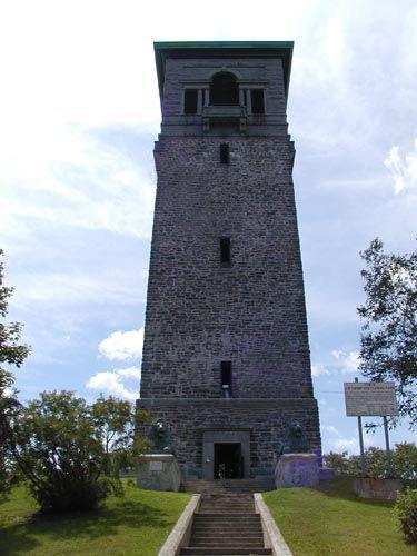 Dingle Tower, north elevation, Sir Sandford Fleming Park, Halifax, 2004.; Halifax Regional Municipality, 2004