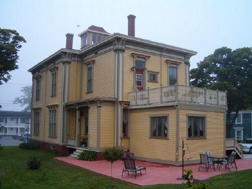 Rear perspective, Guest House, Yarmouth, 2004.; Heritage Division, Nova Scotia Department of Tourism, Culture and Heritage, 2004