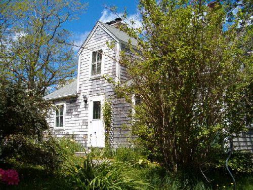 Rear elevation, Shakespear House, Shelburne, 2004.; Heritage Division, NS Dept. of Tourism, Culture and Heritage, 2004.