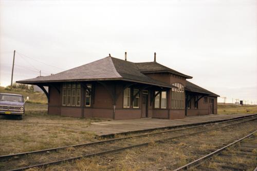 The principal facade of the Canadian Pacific Railway Station Building Provincial Historic Resource (1976); Canadian Pacific Railway Company Archives, A 7053-2