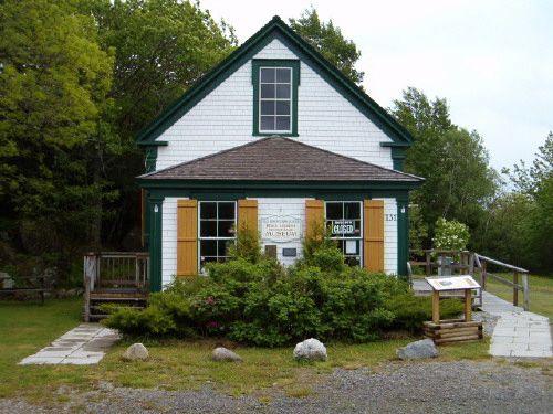 Front elevation, Britchtown School, Birchtown, 2004; Heritage Division, NS Dept. of Tourism, Culture and Heritage, 2004.