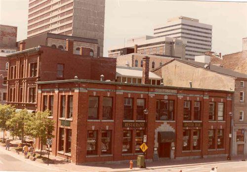 Front elevation, Imperial Oil Building, Halifax, Nova Scotia, 2004.; HRM Planning and Development Services, Heritage Property Program, 2004.