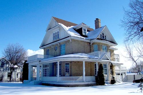 View from the northwest of the McKenzie House, Brandon, 2005; Historic Resources Branch, Manitoba Culture, Heritage, Tourism and Sport, 2005