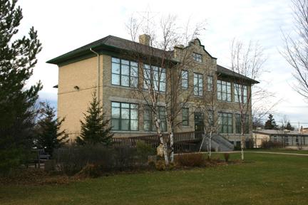 View of main elevation from the southeast of Gimli Public School, Gimli, 2005; Historic Resources Branch, Manitoba Culture, Heritage, Tourism and Sport, 2005