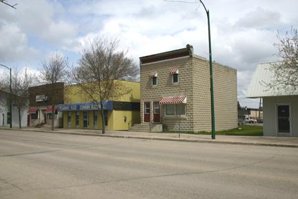 Contextual View from the Southwest of the Bergthaler Waisenamt, Altona 2005; Historic Resources Branch, Manitoba Culture, Heritage & Tourism, 2005