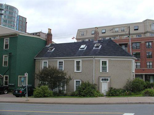 Rear elevation, Bollard House, Halifax, 2005.; Heritage Division, NS Dept. of Tourism, Culture and Heritage, 2005.