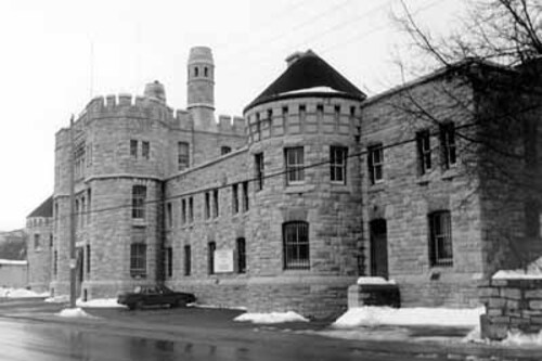 General view of the Armoury, showing its picturesque detailing carried around all sides, embellishing the essentially warehouse-like form of the Armoury, 1988.; Parks Canada | Parcs Canada, J. Adell, 1988.