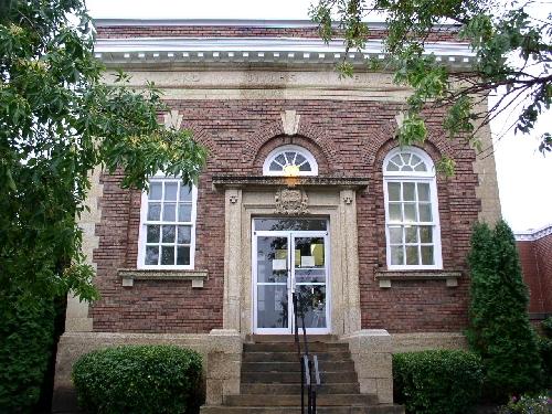 Detailed image of front façade, 2003.; Government of Saskatchewan, Jennifer Bisson, 2003.
