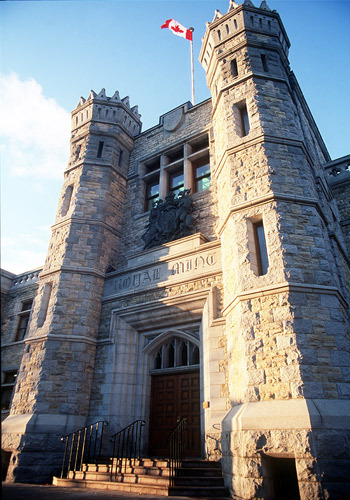 General view of the Royal Canadian Mint, showing the Late Gothic expression of the design, 2004.; Royal Canadian Mint | Monnaie royale canadienne
