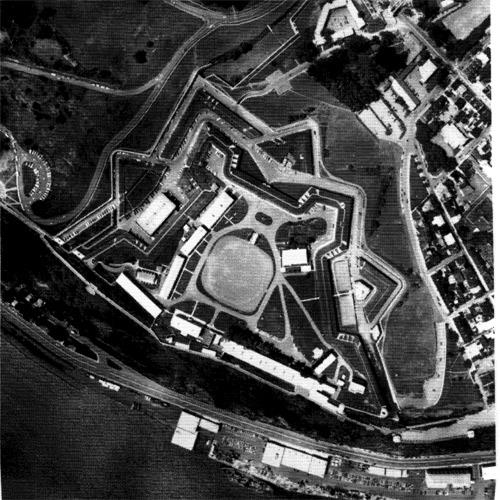 Arial view of the Québec Citadel, 1976.; Parks Canada Agency/Agence Parcs Canada.