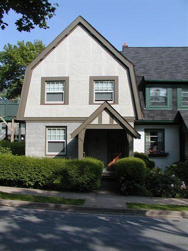 Front elevation of corner unit, Hennessey Place Hydrostones, Halifax, Nova Scotia, 2004.; HRM Planning and Development Services, Heritage Property Program, 2005.