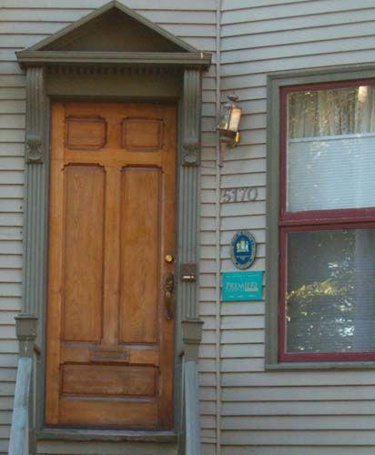 Detail of main entrance, Edward Goreham House, Halifax, 2005.; Heritage Division, NS Dept. of Tourism, Culture and Heritage, 2005.