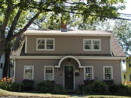 Front elevation, William Walker House, Dartmouth, Nova Scotia, 2005.; HRM Planning and Development Services, Heritage Property Program, 2005.