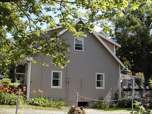 Side elevation, William Walker House, Dartmouth, Nova Scotia, 2005.; HRM Planning and Development Services, Heritage Property Program, 2005.