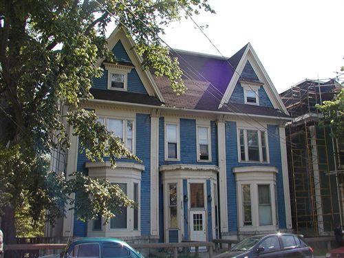 Front elevation, West-Vaux House, Halifax, Nova Scotia, 2005.; Heritage Division, NS Dept. of Tourism, Culture and Heritage, 2005.