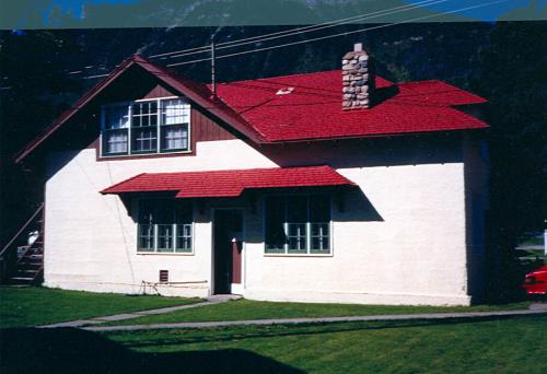 RCMP Detachment Garage Recognized Federal Heritage Building; (RCMP K Division, n.d.)