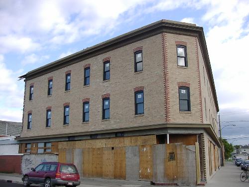 View of the National Hotel from the southeast (June 2003); Alberta Culture and Community Spirit, Historic Resources Management Branch, 2003
