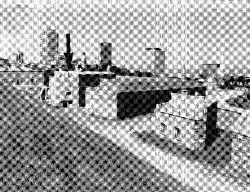 Aerial view of the Sergeants Mess / Jebbs Redoubt, Building 13 (left, 1980.; Department of National Defence / Ministère de la Défense nationale, 1980.