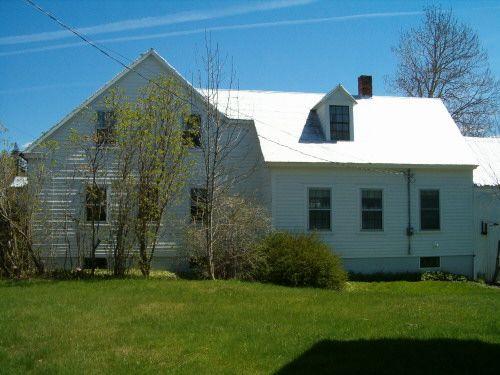 Side elevation, Bulmer House, Great Village, 2004.; Heritage Division, Nova Scotia Department of Tourism, Culture and Heritage, 2004