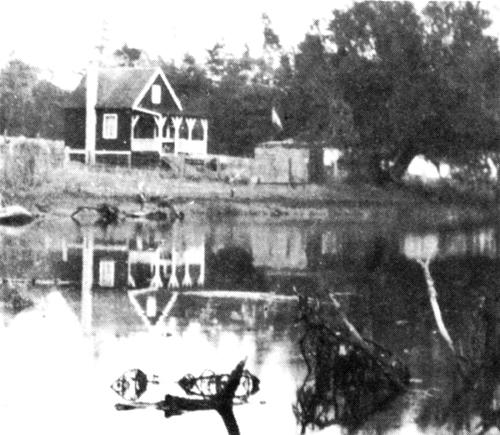 Exterior view of Watson House; ca.1915.; Sandford family