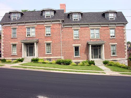 Front elevation, Walden Square townhouses, Halifax, 2005.; Heritage Division, NS Dept. of Tourism, Culture, and Heritage, 2005.