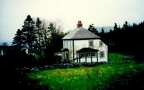 Exterior view, White House, showing side facade with linehay at rear.; HFNL 2006