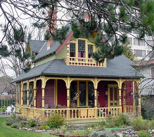 Exterior view of 132 South Turner Street; Victoria Heritage Foundation, Derek Trachsel, 2005.