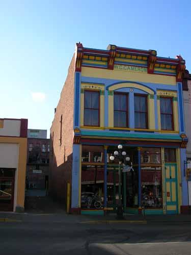 Exterior view of the W.G Cameron Building; City of Victoria, Berdine J. Jonker, 2005.