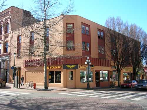 Exterior view of the Canada Hotel; City of Victoria, Berdine J. Jonker, 2005.