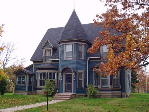 By the time J. A. Humphrey died in 1895, he was one of the wealthiest people in Canada.  The design and size of the house reflect the life of a successful industrialist with a large family.; Moncton Museum