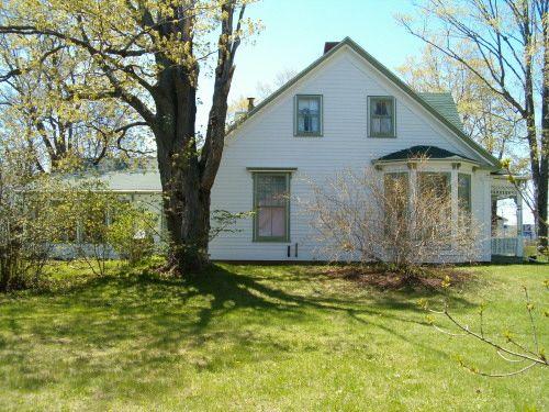 Side Elevation, John Logan Doggett House, Truro, 2004.; Heritage Division, Nova Scotia Department of Tourism, Culture and Heritage, 2004
