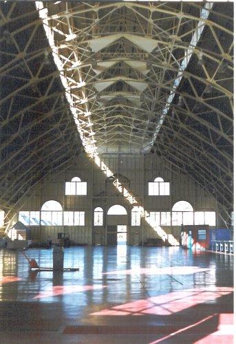 Interior photo; Parks Canada / Parcs Canada, 1995