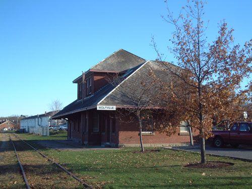 East elevation, Railroad Station, Wolfville, 2005.; Heritage Division, NS Dept. of Tourism, Culture and Heritage, 2005