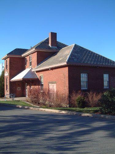 South west elevation, Railroad Station, Wolfville, 2005.; Heritage Division, NS Dept. of Tourism, Culture and Heritage, 2005