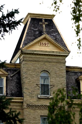 Pavilion detail of the Convent of the Sisters of the Holy Names of Jesus and Mary, St. Jean Baptiste, 2005.; Historic Resources Branch, Manitoba Culture, Heritage and Tourism, 2005