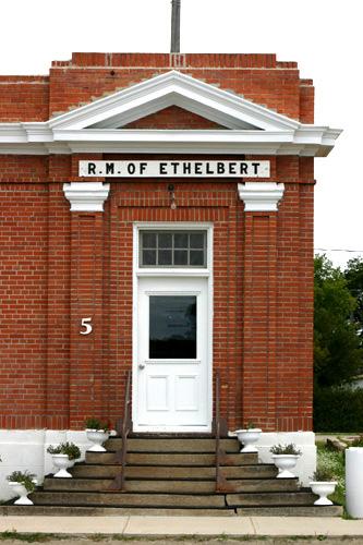 Front entrance of the Bank of Montreal Building, Ethelbert, 2005.; Historic Resources Branch, Manitoba Culture, Heritage and Tourism 2005
