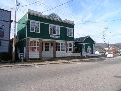 207/209 St. George Street, Annapolis Royal, N.S., south east elevation, 2005.; Heritage Division, NS Dept. of Tourism, Culture and Heritage, 2005