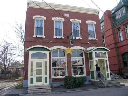 9/11 Church Street, Annapolis Royal, N.S., north west elevation, 2005.; Heritage Division, NS Dept. of Tourism, Culture and Heritage, 2005