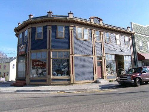 262/264 St. George Street, Annapolis Royal, N.S., north west elevation, 2005.; Heritage Division, NS Dept. of Tourism, Culture and Heritage, 2005