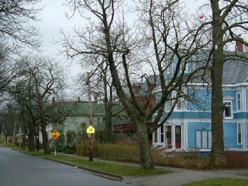 Looking east on the south side of Collins Street, Collins Heritage Conservation District, Yarmouth, NS, 2005.; Heritage Division, NS Dept. of Tourism, Culture and Heritage,
2005.
