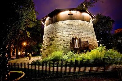 General view of Martello Tower 2 on a summer night; Commission des champs de bataille nationaux \ The National Battlefields Commission
