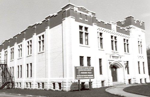 Exterior photo; (Department of National Defence, 1990.)