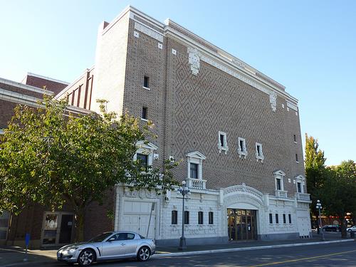 General view of Royal Theatre, showing the box-like, five-storey massing, 2011.; Parks Canada Agency / Agence Parcs Canada, Andrew Waldron, 2011.