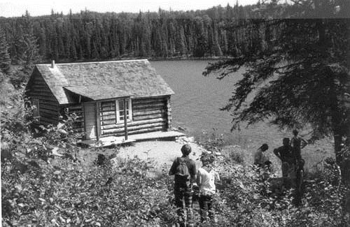 General view of the Grey Owl's Cabin, 1970s.; Parks Canada Agency/Agence Parcs Canada, Photo Services, 1970s/années 1970.
