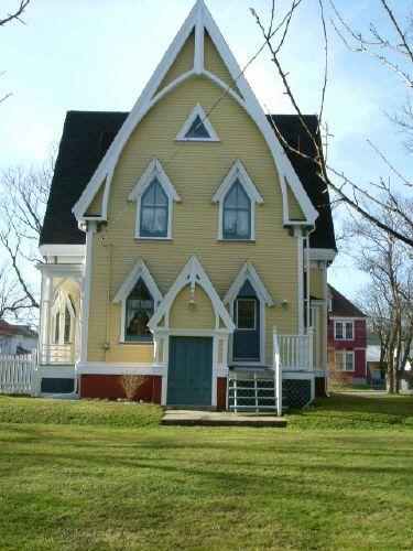 Rear elevation, Job Hatfield House, Yarmouth, NS, 2006.; Heritage Division, NS Dept. of Tourism, Culture and Heritage, 2006.